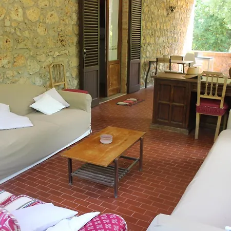 Lilia By Let Bed & Breakfast 4*