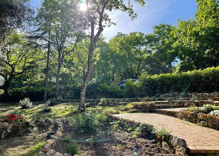 לינה וארוחת בוקר Lilia By Let סיינה