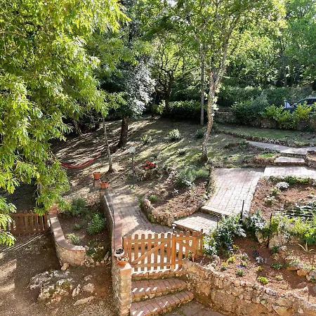 Lilia By Let Bed & Breakfast